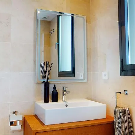 Luxury Townhouse In
