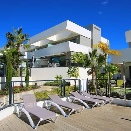 Luxury Townhouse In